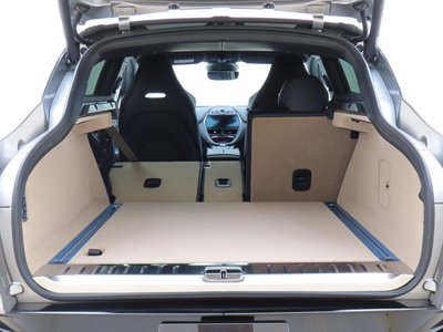 صورة 24 لـ 2024 Aston Martin DBX