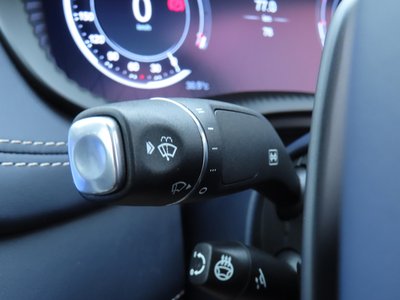 صورة 53 لـ 2024 Aston Martin DBX