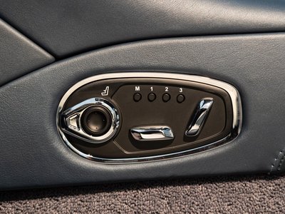 2019 Aston Martin DBS SUPERLEGGERA 照片 42