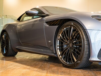 2019 Aston Martin DBS SUPERLEGGERA 照片 19