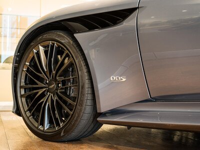 2019 Aston Martin DBS SUPERLEGGERA 照片 21