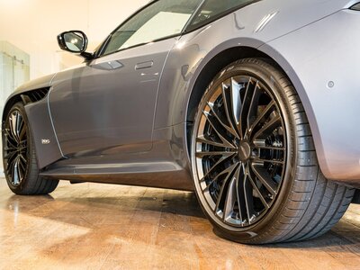 2019 Aston Martin DBS SUPERLEGGERA 照片 24