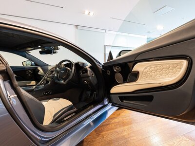 2019 Aston Martin DBS SUPERLEGGERA 照片 31