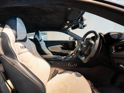 2019 Aston Martin DBS SUPERLEGGERA 照片 32