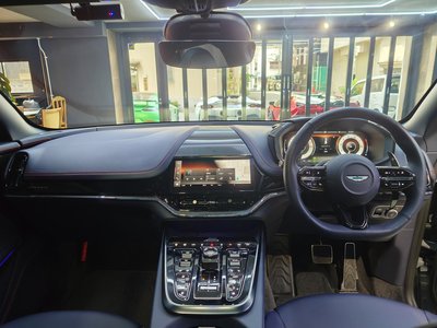 2026 Aston Martin DBX photo 26