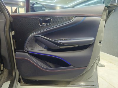 2026 Aston Martin DBX photo 24