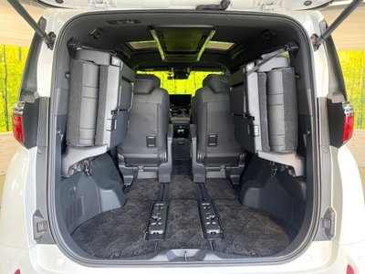 صورة 44 لـ 2023 Toyota ALPHARD