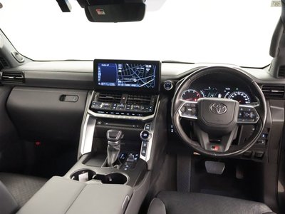 صورة 5 لـ 2021 Toyota LAND CRUISER 300