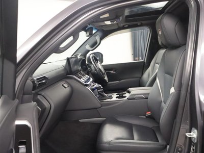 صورة 28 لـ 2021 Toyota LAND CRUISER 300