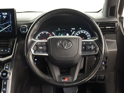 صورة 6 لـ 2021 Toyota LAND CRUISER 300