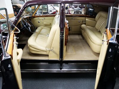 1967 ROLLS-ROYCE PHANTOM 照片 86