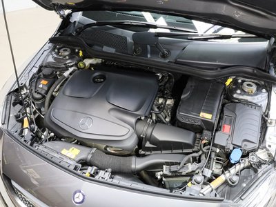 صورة 16 لـ 2014 Mercedes-BENZ A-CLASS