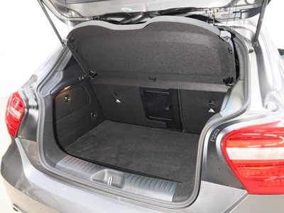 صورة 17 لـ 2014 Mercedes-BENZ A-CLASS