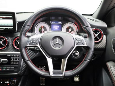 صورة 37 لـ 2014 Mercedes-BENZ A-CLASS
