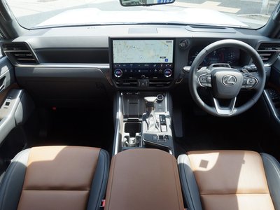 صورة مصغرة 17 لـ 2025 Lexus GX