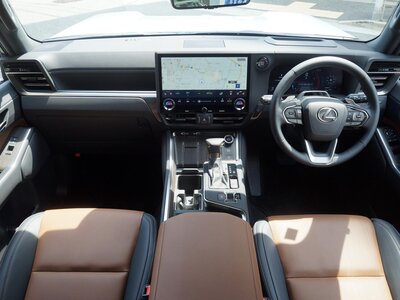 صورة مصغرة 18 لـ 2025 Lexus GX