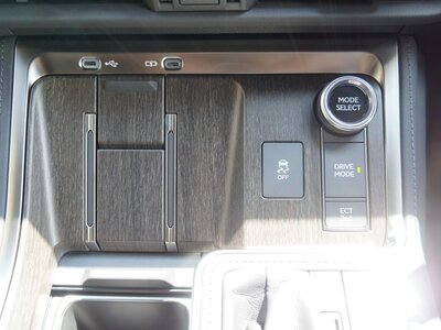 صورة مصغرة 70 لـ 2025 Lexus GX