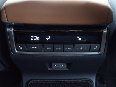 صورة مصغرة 81 لـ 2025 Lexus GX