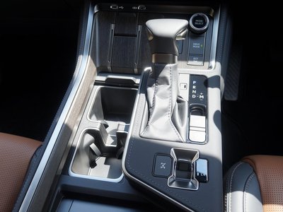 صورة مصغرة 23 لـ 2025 Lexus GX