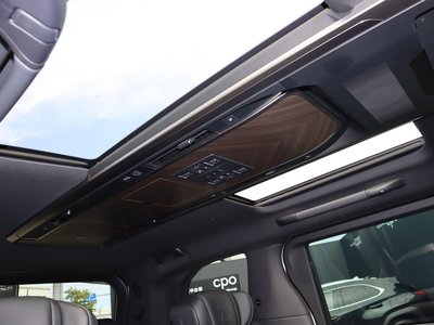 2025 Lexus LM photo 16