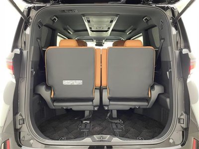 2025 Toyota VELLFIRE photo 24