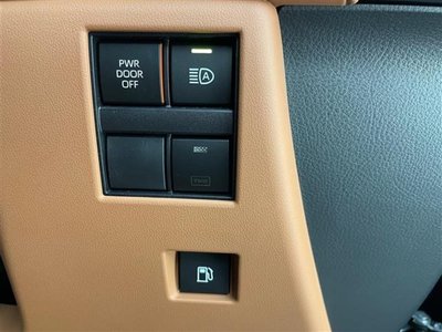 2025 Toyota VELLFIRE photo 13