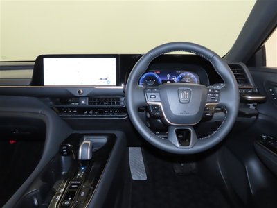 صورة 13 لـ 2025 Toyota CROWN ESTATE