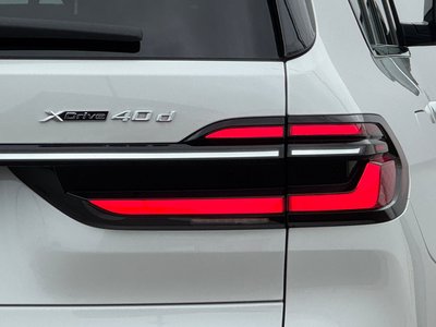 صورة 12 لـ 2023 BMW X7