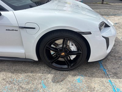 2022 Porsche TAYCAN photo 13