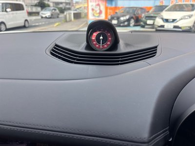 2022 Porsche TAYCAN thumbnail 17