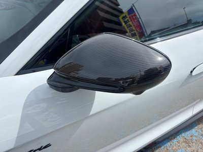 2022 Porsche TAYCAN thumbnail 25
