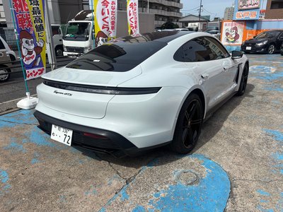 2022 Porsche TAYCAN photo 8