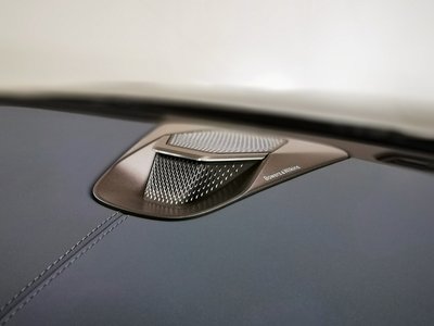 صورة 15 لـ 2025 Aston Martin DB12