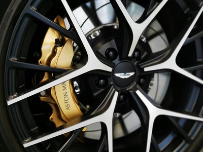 صورة 6 لـ 2025 Aston Martin DB12