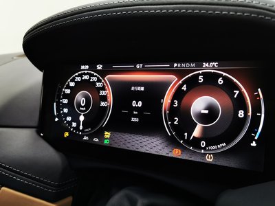 صورة 13 لـ 2025 Aston Martin DB12