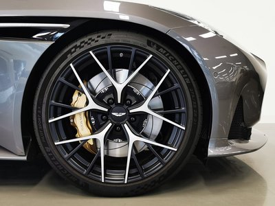 صورة 5 لـ 2025 Aston Martin DB12