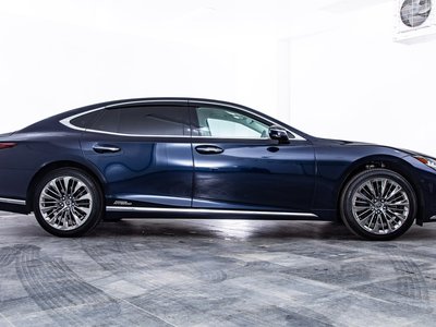 2022 Lexus LS photo 13
