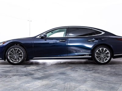 2022 Lexus LS photo 7