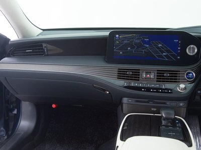 2022 Lexus LS thumbnail 45
