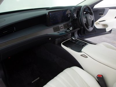 2022 Lexus LS thumbnail 50