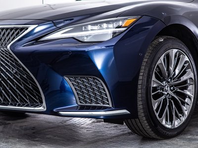 2022 Lexus LS thumbnail 18