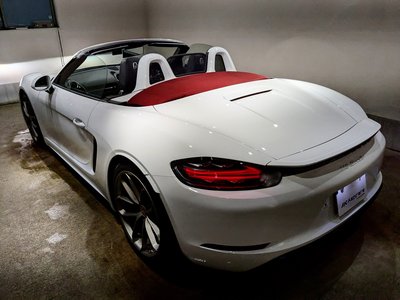 صورة 12 لـ 2016 Porsche 718