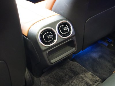 صورة مصغرة 46 لـ 2023 Mercedes-BENZ C-CLASS AMG