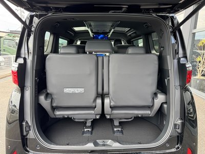 2026 Toyota ALPHARD — фото 53