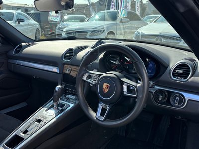 صورة 66 لـ 2016 Porsche 718