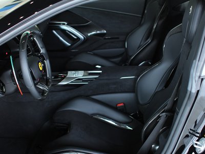 صورة 10 لـ 2025 Ferrari 12 CILINDRI