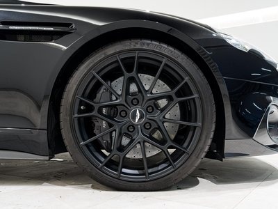 2019 Aston Martin RAPIDE — миниатюра 4