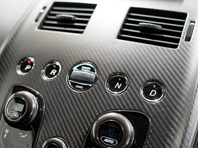 2019 Aston Martin RAPIDE — миниатюра 11