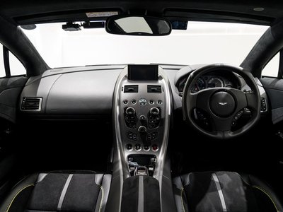 2019 Aston Martin RAPIDE — миниатюра 3