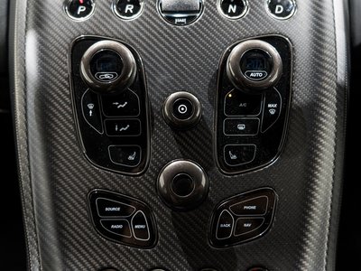 2019 Aston Martin RAPIDE — миниатюра 10